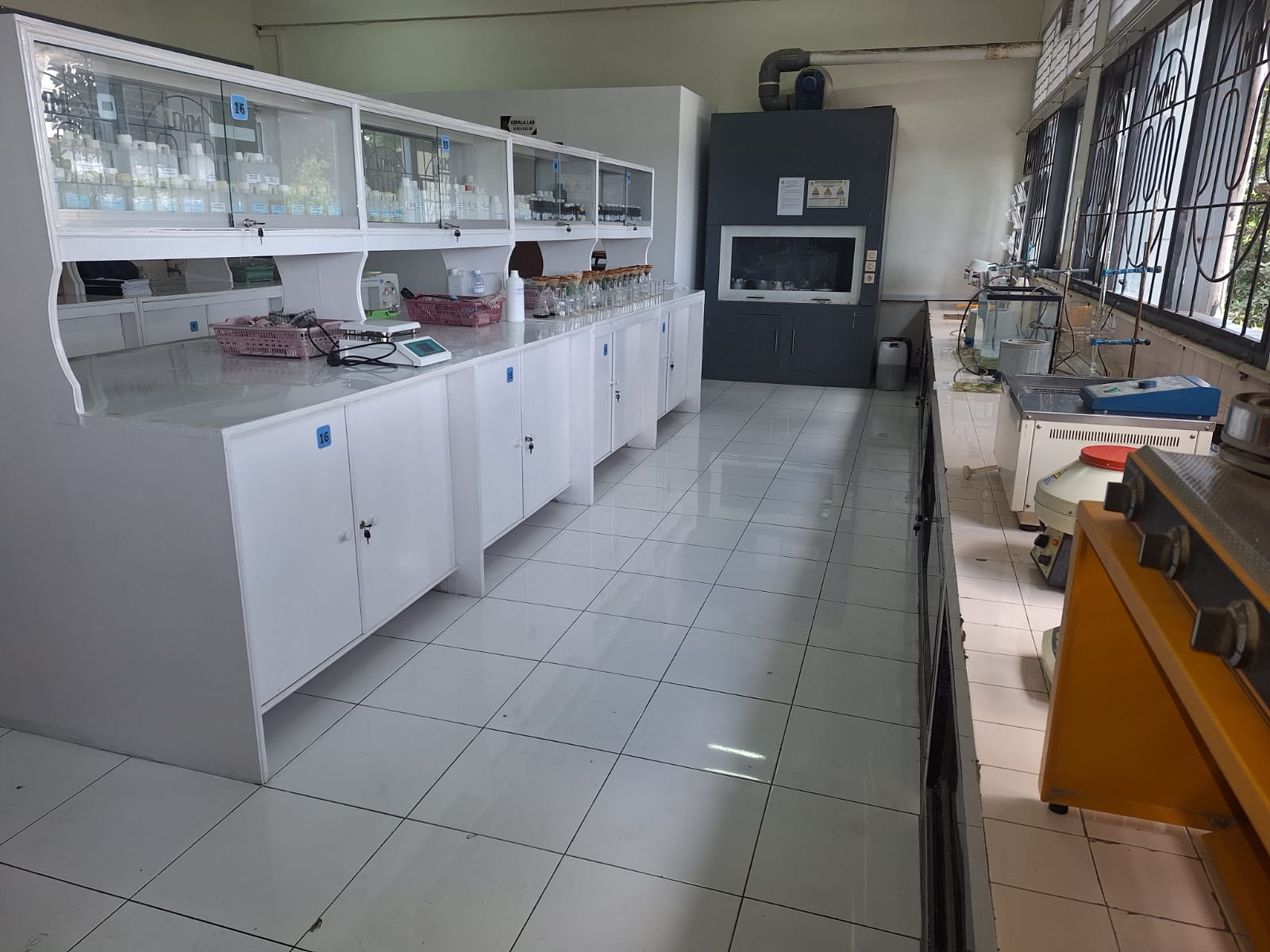 Laboratorium Kimia Dasar